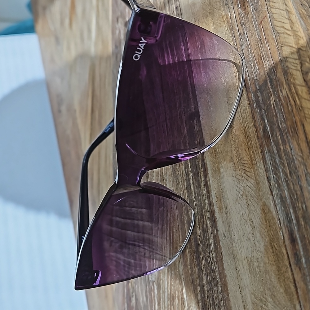 QUAY Sunglasses